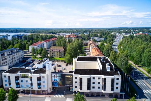 Warkaus-Sali sijaitsee Hotel Oscarin naapurissa