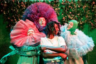 Seikkailu ihmemaassa sirkustanssiteatteriesitys