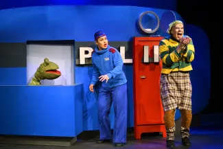 TEATTERI HEVOSENKENKÄ 20240131 ESPOO Konna ja Konstaapeli Kerttu. Kuva Pekka Elomaa