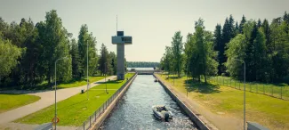 Vene Taipaleen kanavassa